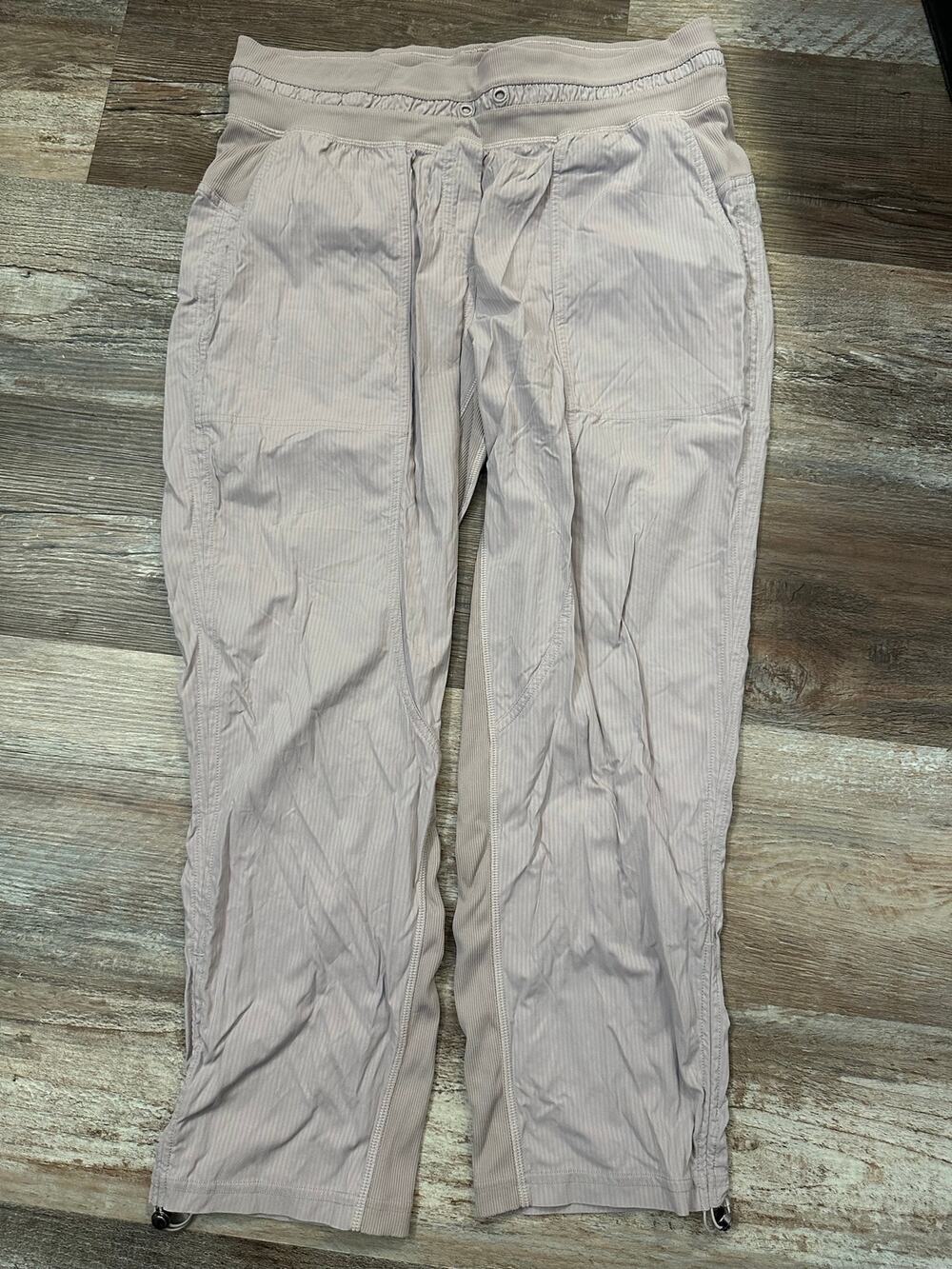 Lululemon Dance Studio MR Jogger Size 8 women’s purple Faint Lavender Mid Rise